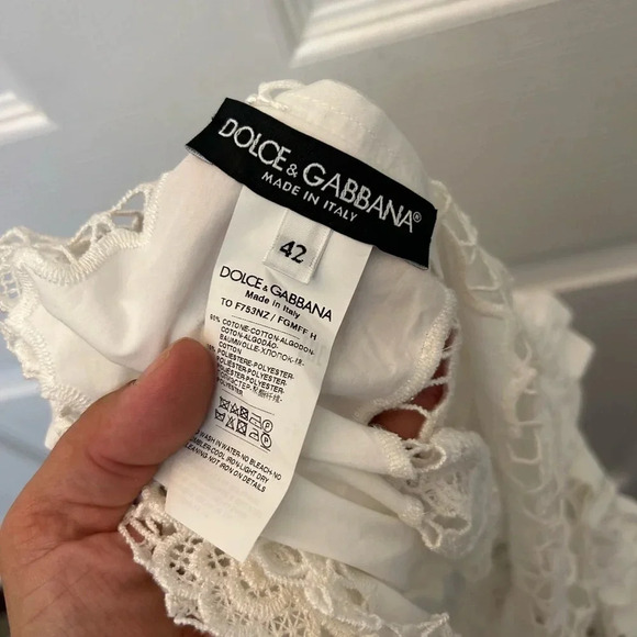 ! Dolce & Gabbana
Dolce & Gabbana Openwork Embroidery Poplin Top - Picture 9 of 9
